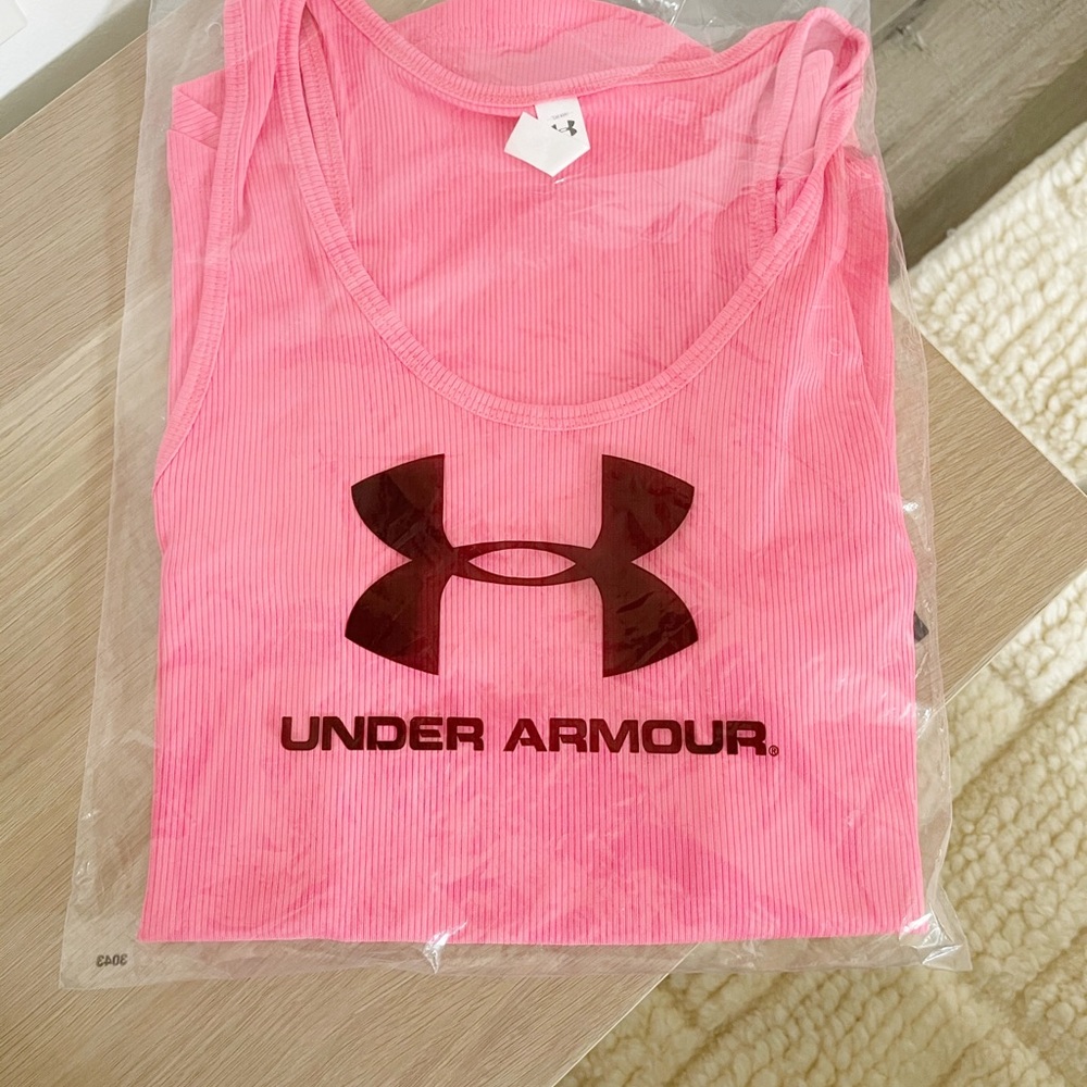 Under Armour Victory Tank - Picture 3 of 4